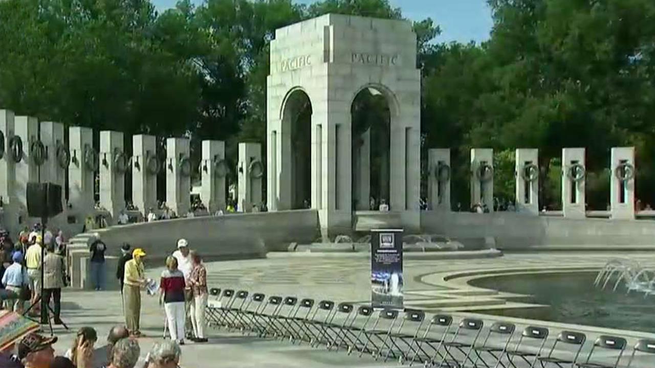 Veterans gather at WWII Memorial in Washington, DC to mark 75th anniversary of D-Day