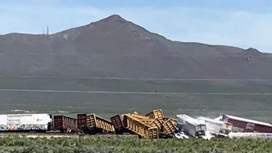 Train carrying ammunition derails in Nevada