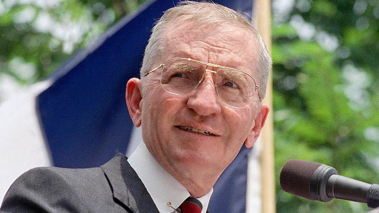 Billionaire and former presidential candidate Ross Perot dead at 89 after cancer battle