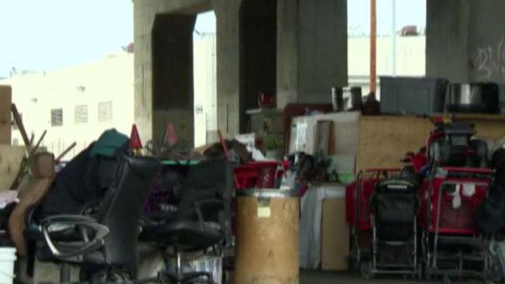 Los Angeles sued by homeless