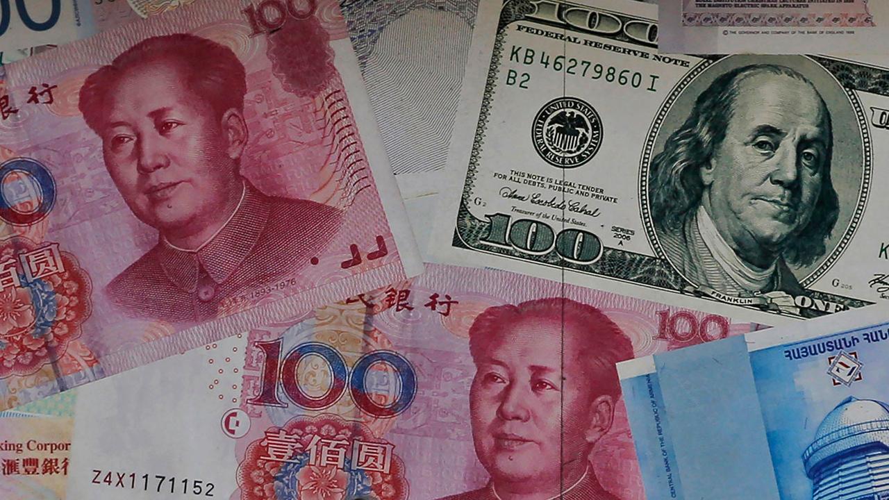 Trump accuses China of 'currency manipulation'