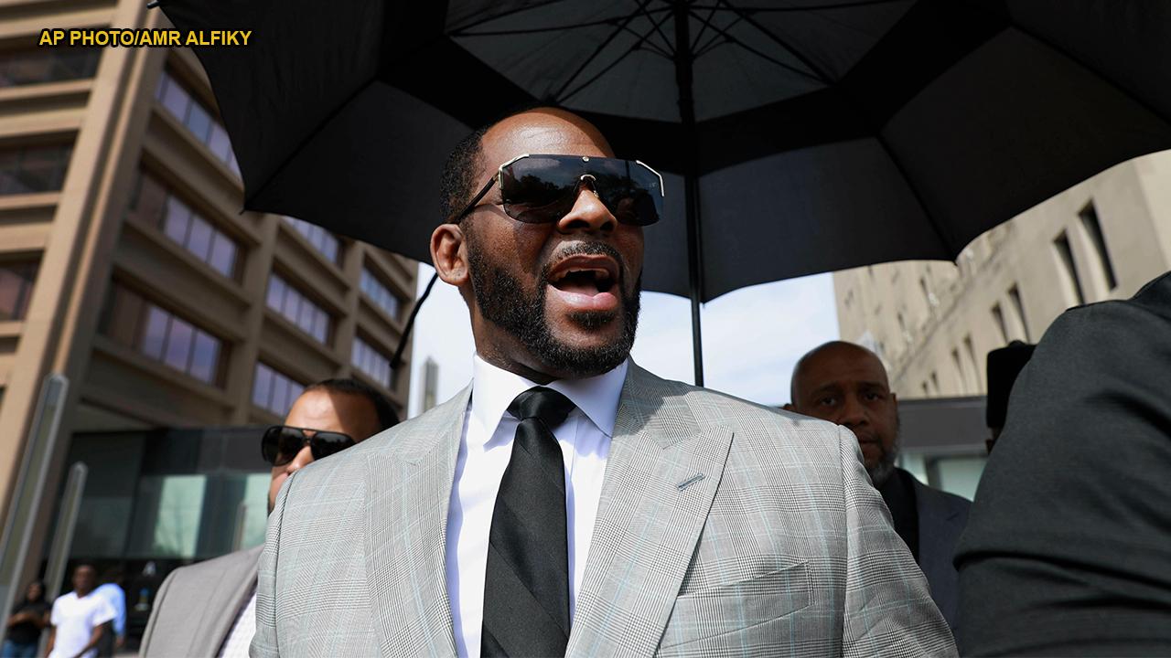 R. Kelly charged with soliciting 17-year-old girl in Minnesota