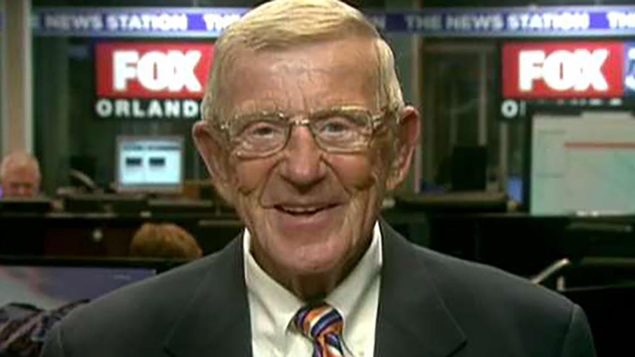 Lou Holtz on new study suggesting players respond better to angry halftime speeches