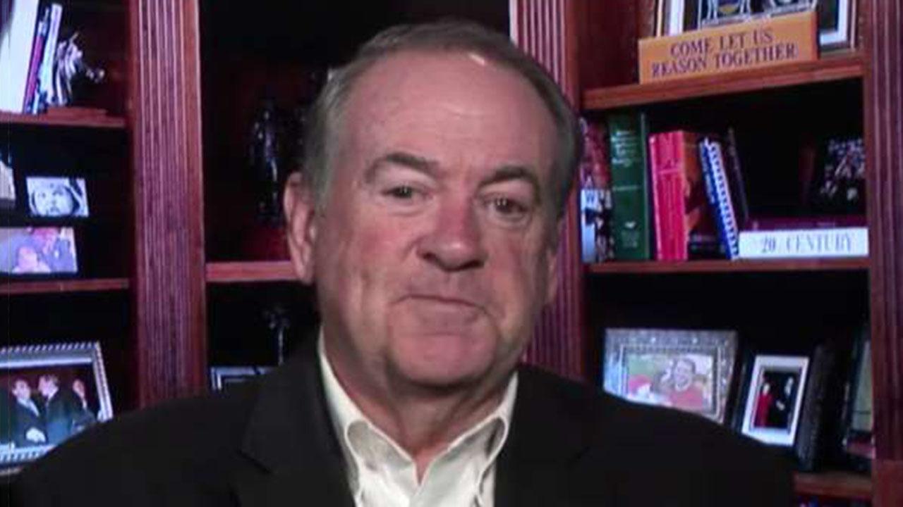 Mike Huckabee says Democrats are trying to demonize law enforcement officials on the border