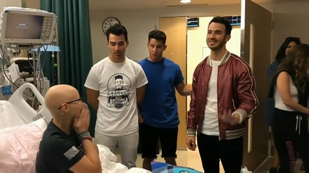 Jonas Brothers visit teen in hospital