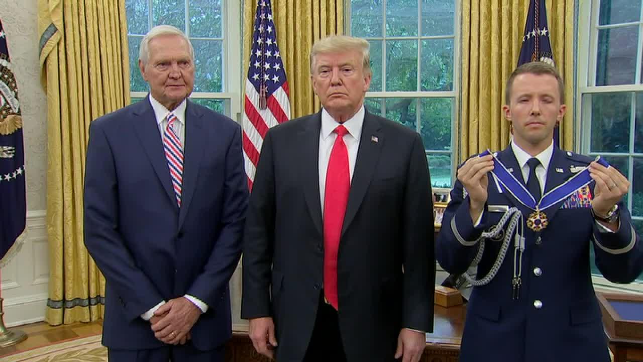 Trump awards Jerry West Medal of Freedom