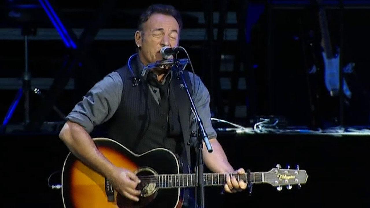 Bruce Springsteen and Jon Stewart team up for great cause