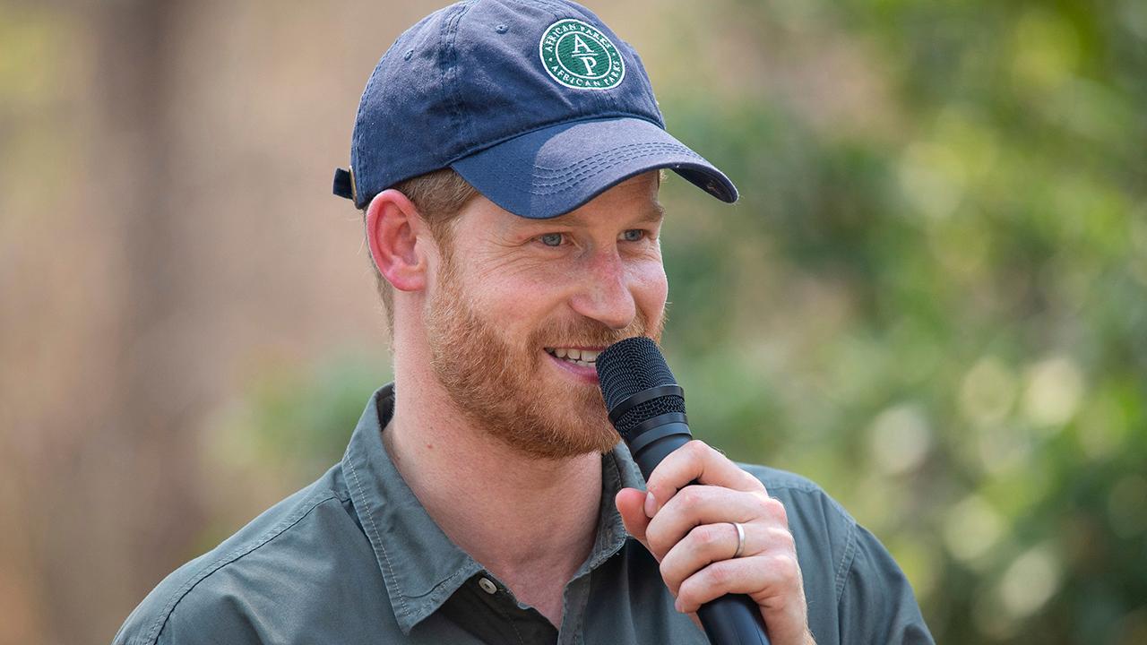  After the Buzz: Prince Harry sues British tabloids 