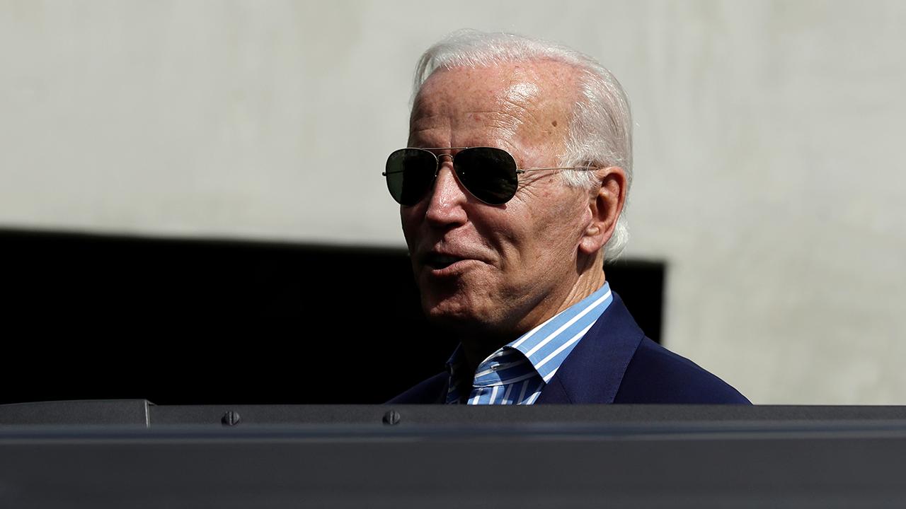 Joe Biden's presidential rivals resist confronting the Democratic frontrunner on Ukraine