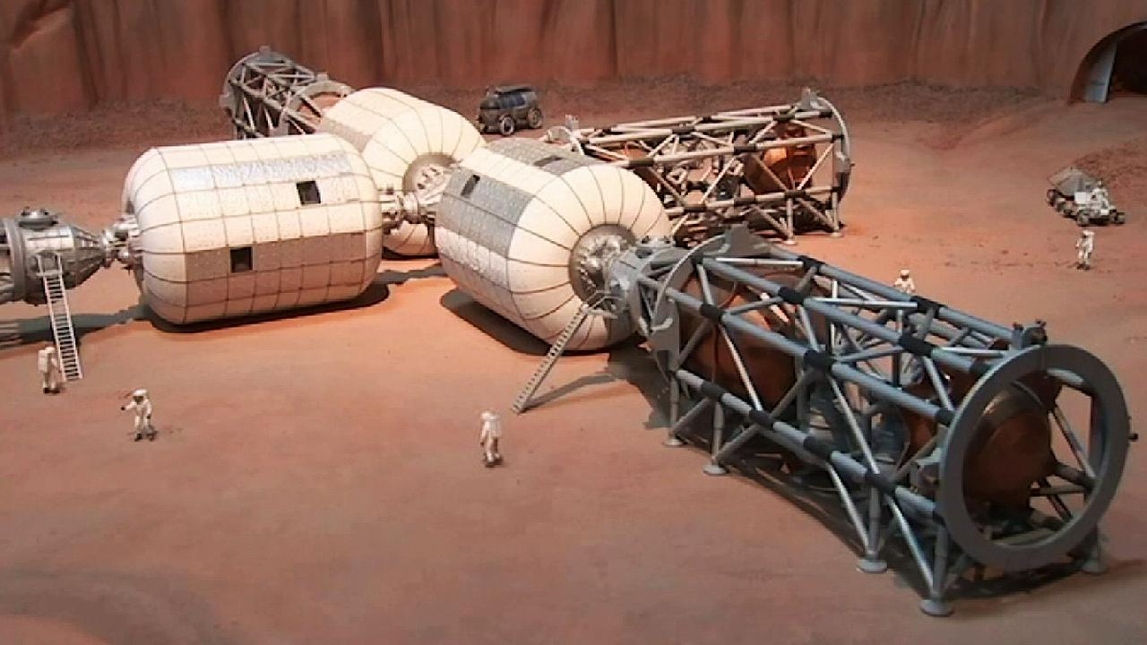NASA tests models for lunar gateway outpost