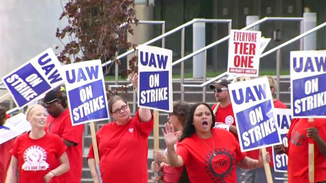 Striking GM workers to finish voting on 4-year contract