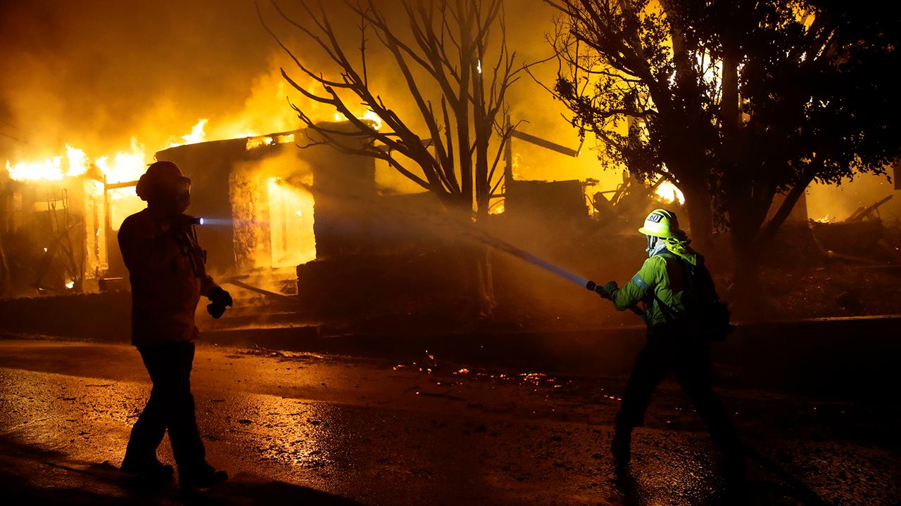 Fire weather researcher explains the science behind California's wind-driven wildfire threat