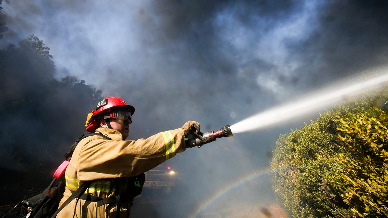 Fire crews save Ronald Reagan Presidential Library from fast-moving wildfire