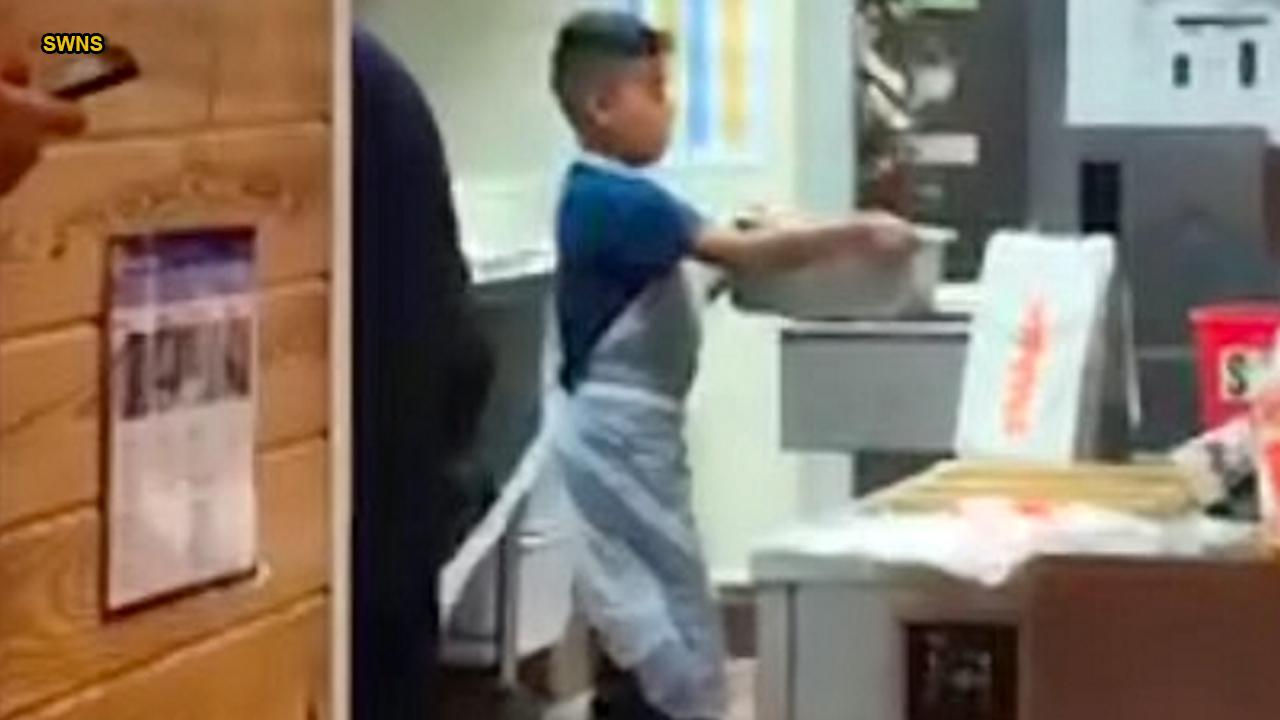 Young boy caught working in Texas Popeyes kitchen amid Chicken Sandwich frenzy