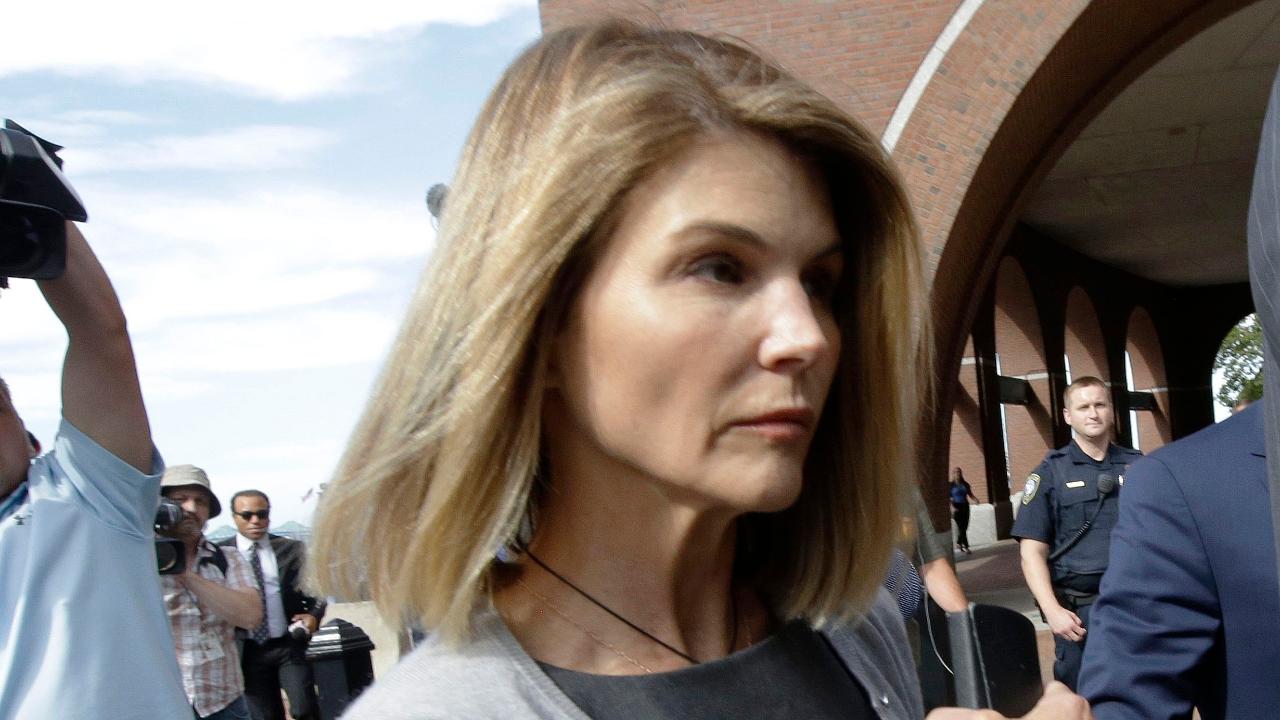 Lori Loughlin to be arraigned in college admissions scandal