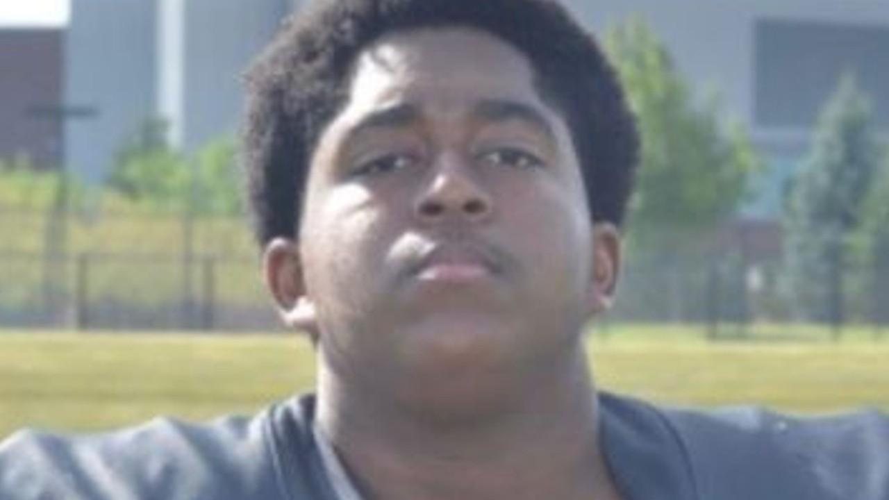 Michigan high school football player develops blood clot and dies after minor knee surgery