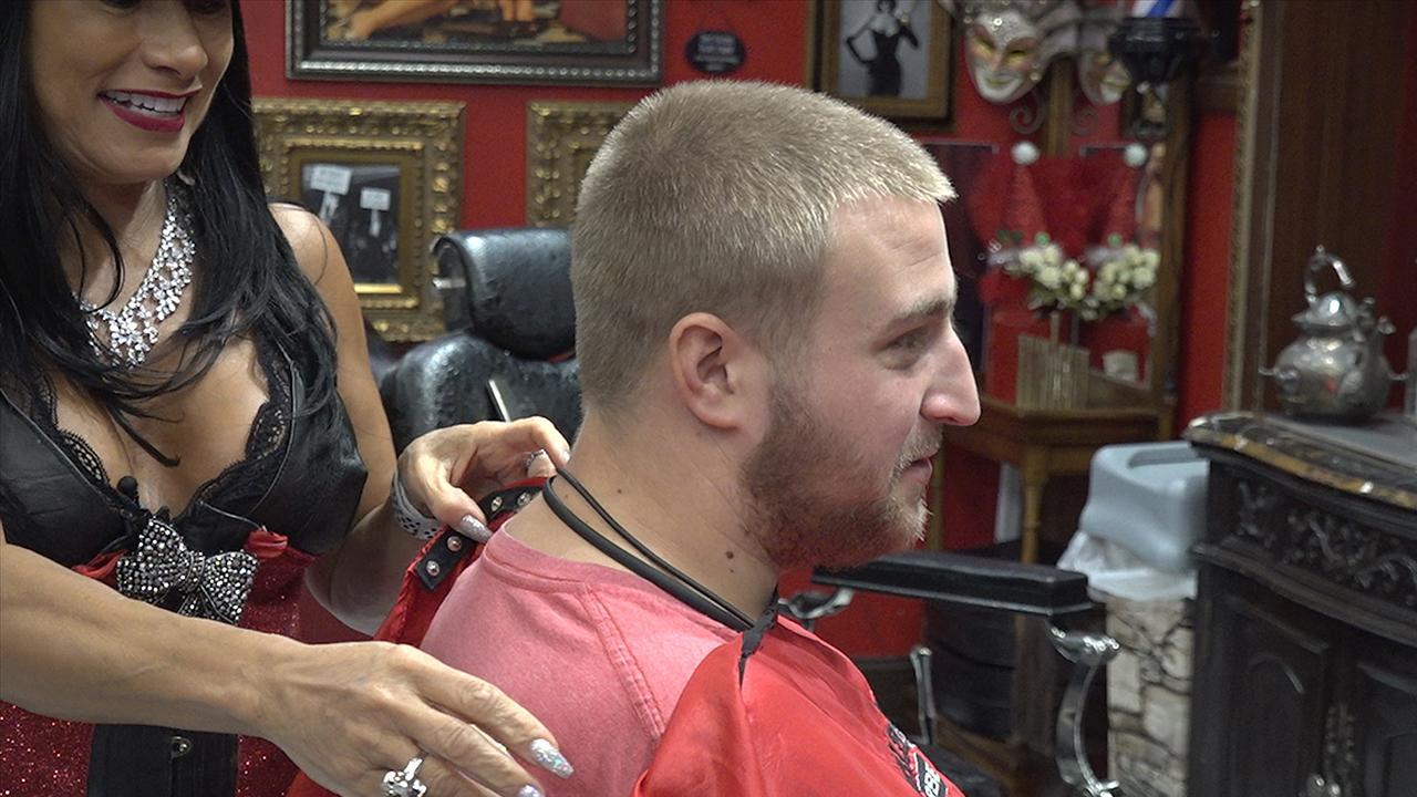 Miami barbershop gives free haircuts to the homeless for Christmas
