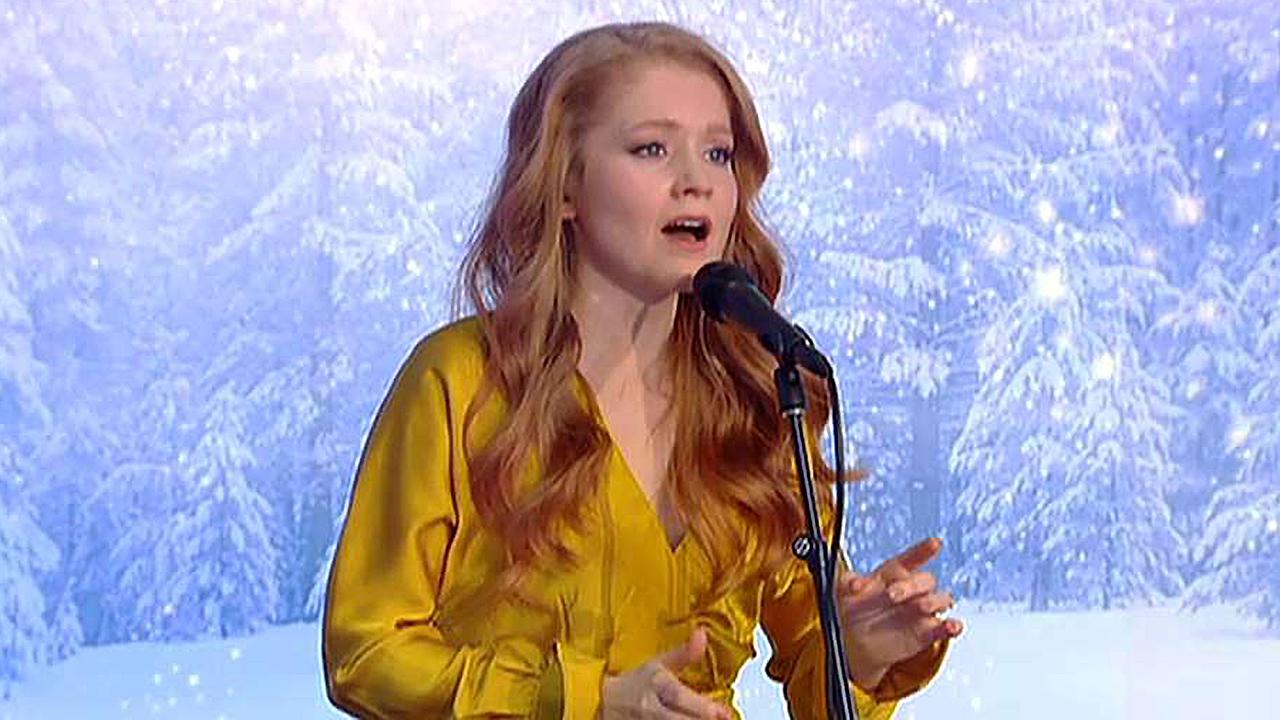 Charleene Closshey performs 'Ave Maria'