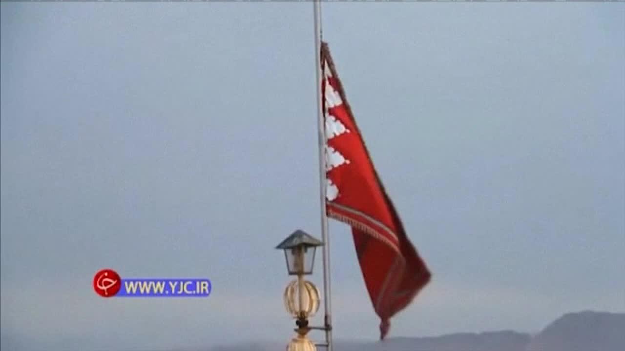 Red flag unfurled above mosque following killing of top general Qassem Soleimani