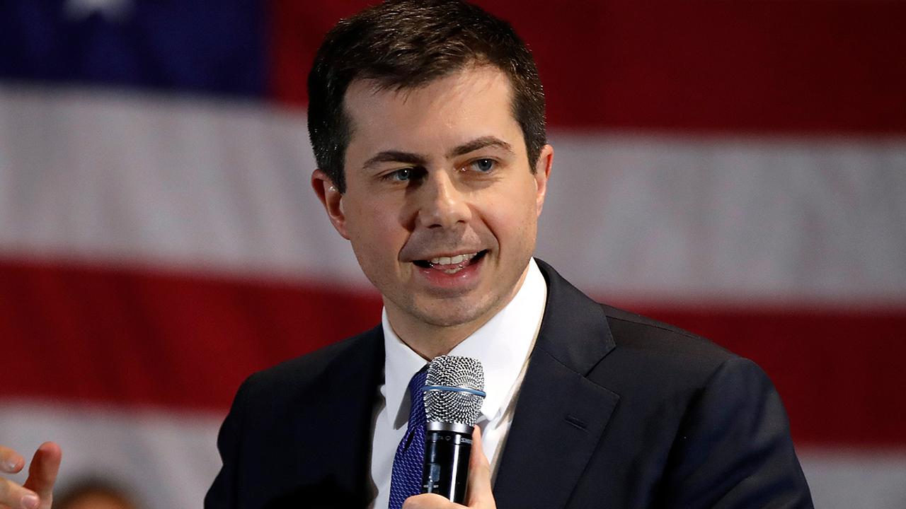 Buttigieg seen urging Iowa crowd to cheer for him at campaign event