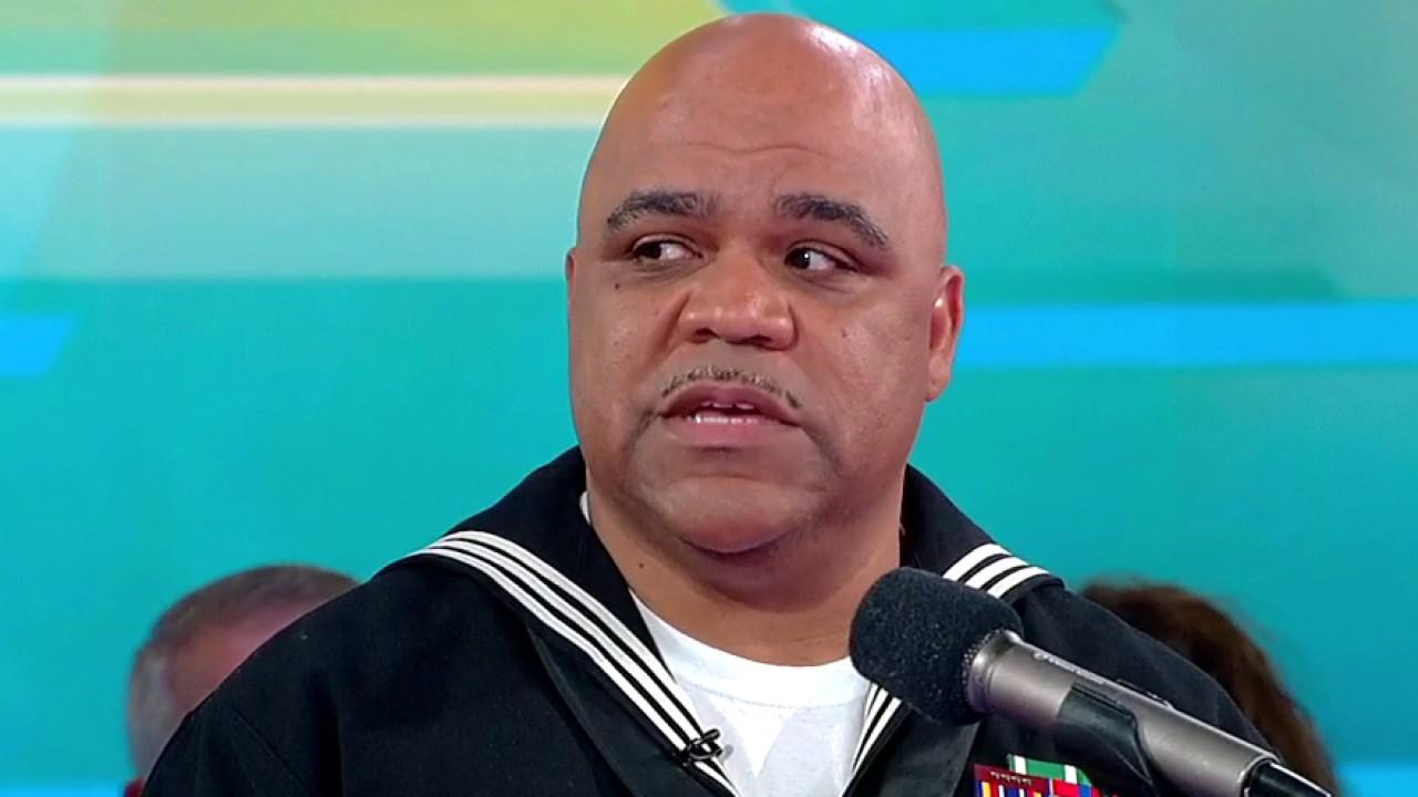 Navy vet whose national anthem rendition wowed NFL fans surprised with Super Bowl tickets on 'Fox & Friends'
