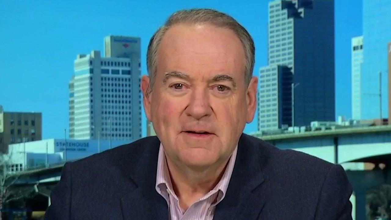 Mike Huckabee reacts to Bolton manuscript, upcoming Iowa caucuses