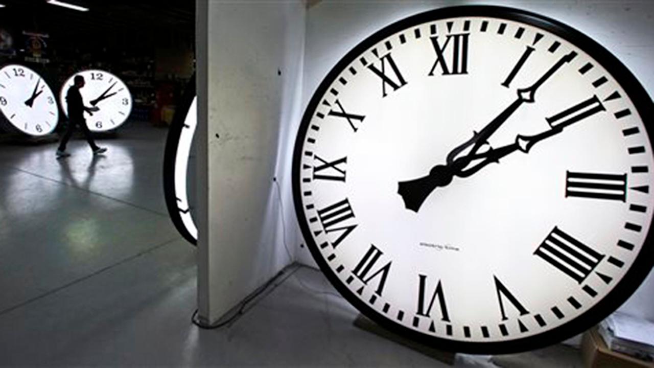 Minnesota lawmakers push for permanent daylight saving time