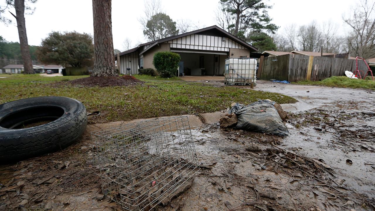 Receding Mississippi floodwaters reveal extent of damage