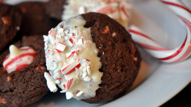 Holiday Peppermint Bark Cookies
