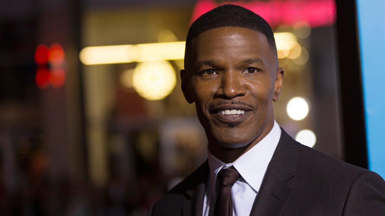 Jamie Foxx rescues driver from crash | Fox News Video