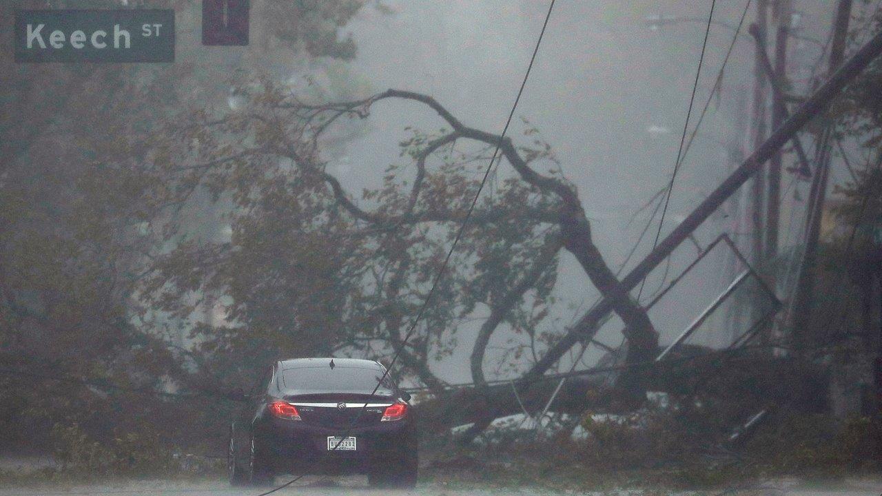 Hurricane victim describes the situation in Florida | Fox News Video