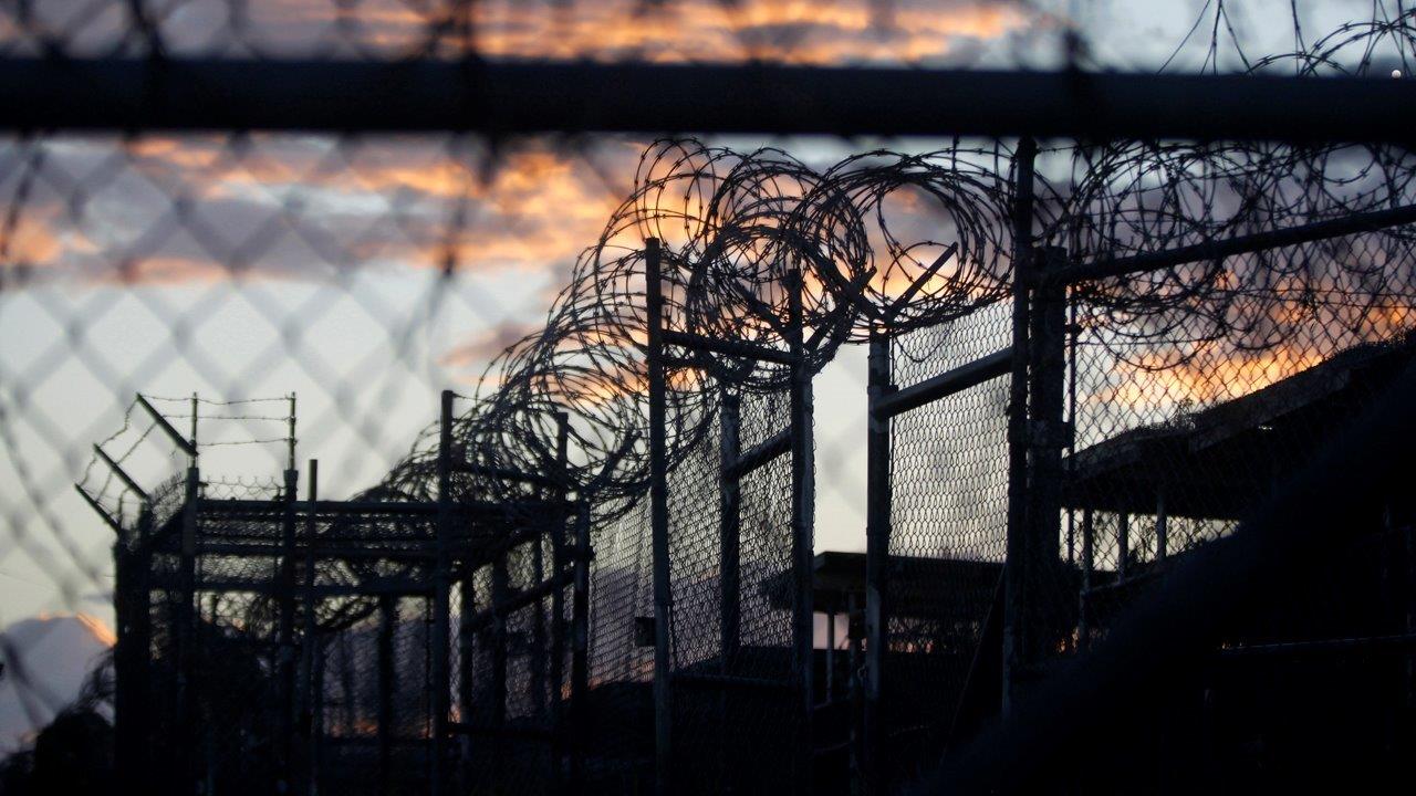 Pentagon suspends plan to offer COVID-19 vaccines to Gitmo detainees amid adverse reactions