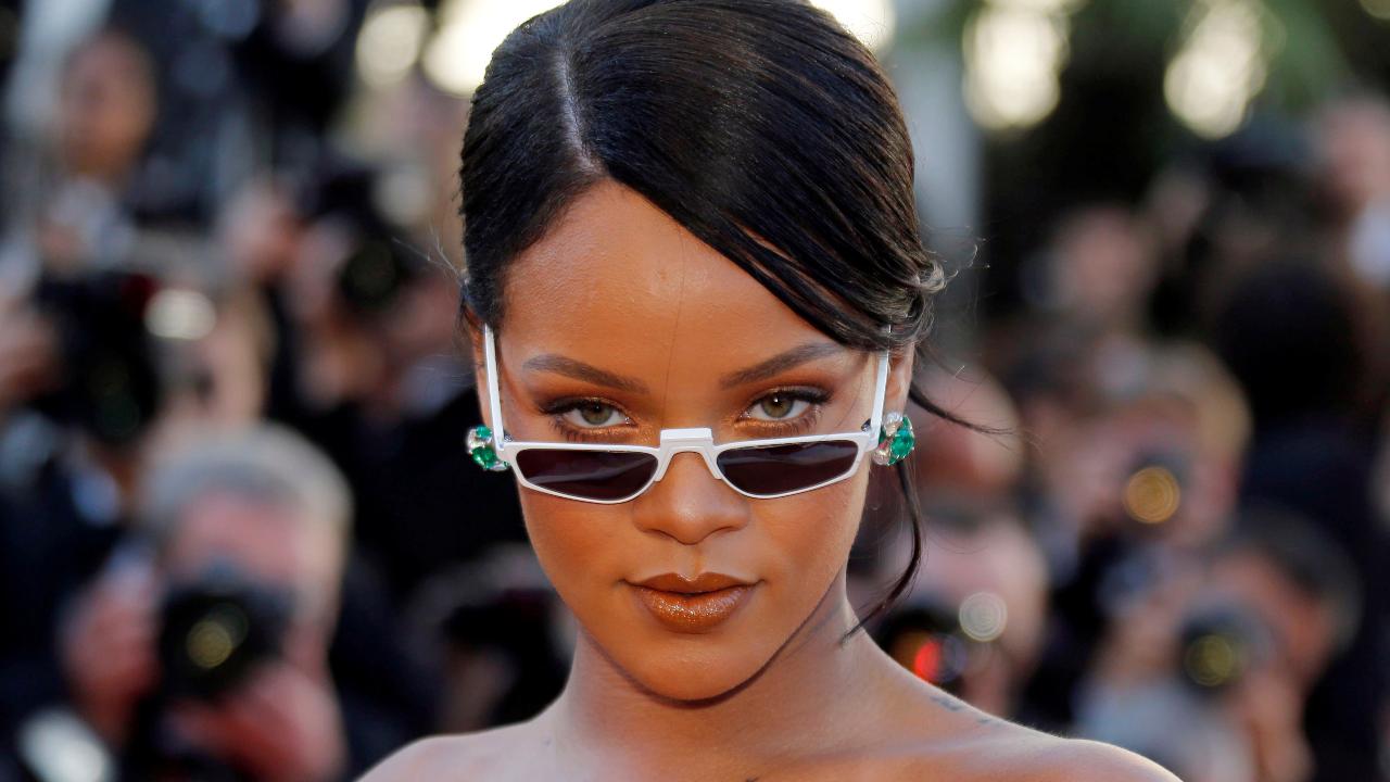 Rihanna Reacts To World’s Richest Female Musician Title It S Weird