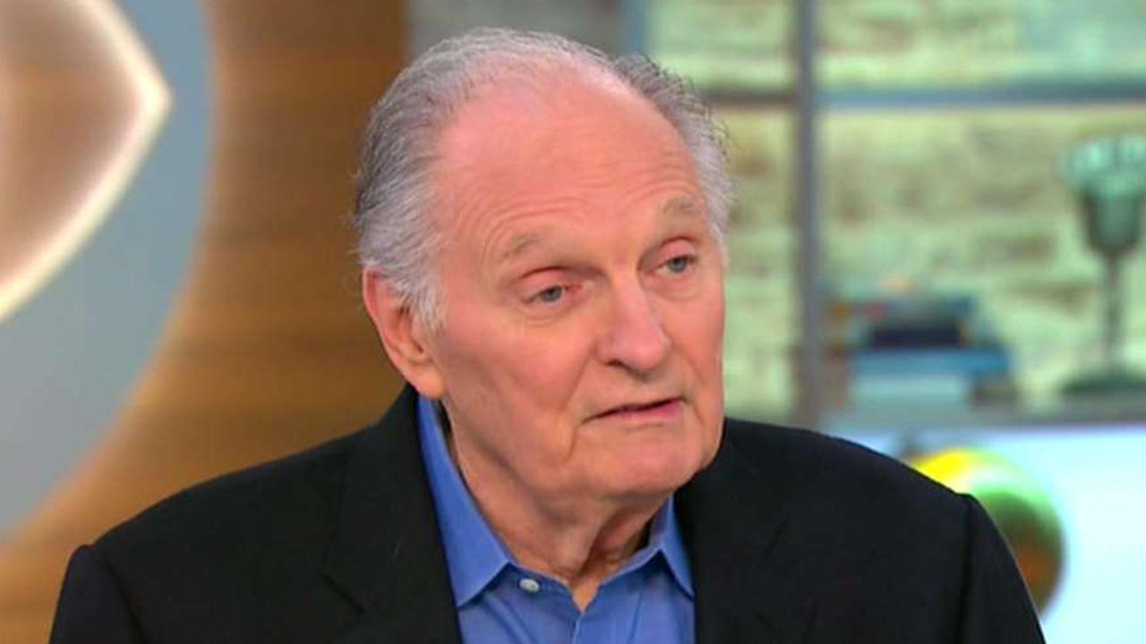 M*A*S*H' star Alan Alda recalls battling polio as child, jokes parents 'had  to torture me themselves