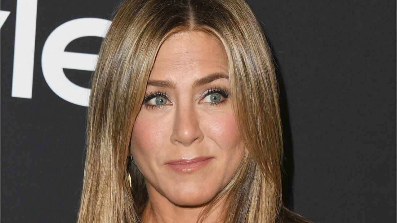 Jennifer Aniston describes emergency plane landing, reveals Jimmy Kimmel’s hilarious response
