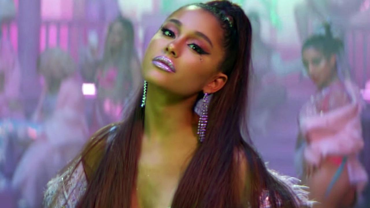 Ariana Grande - 7 rings // lyrics - YouTube