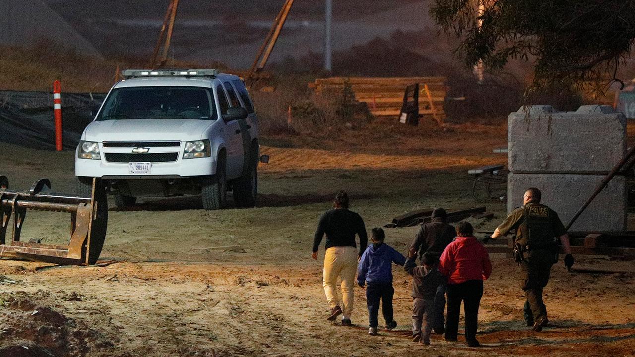 US will begin sending asylum-seekers back to Mexico in bid to end 'catch and release,' deter future immigrants