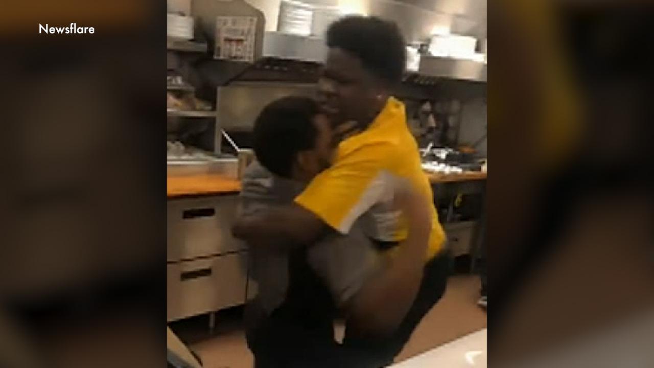 Dramatic Video: Two Waffle House employees brawl, one wields knife