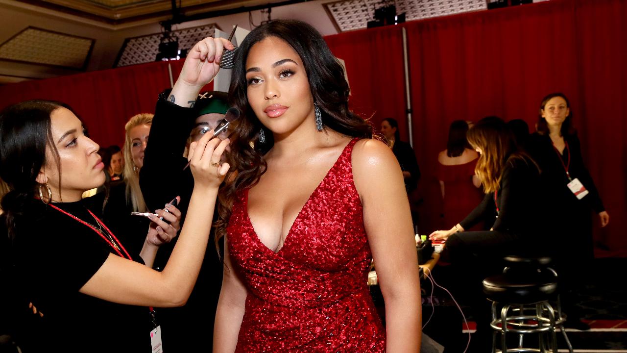 The Internet Reminds Khloé Kardashian How She Treated Jordyn Woods After  She Says How 'Hurtful' It Is to Blame Women For Men Cheating