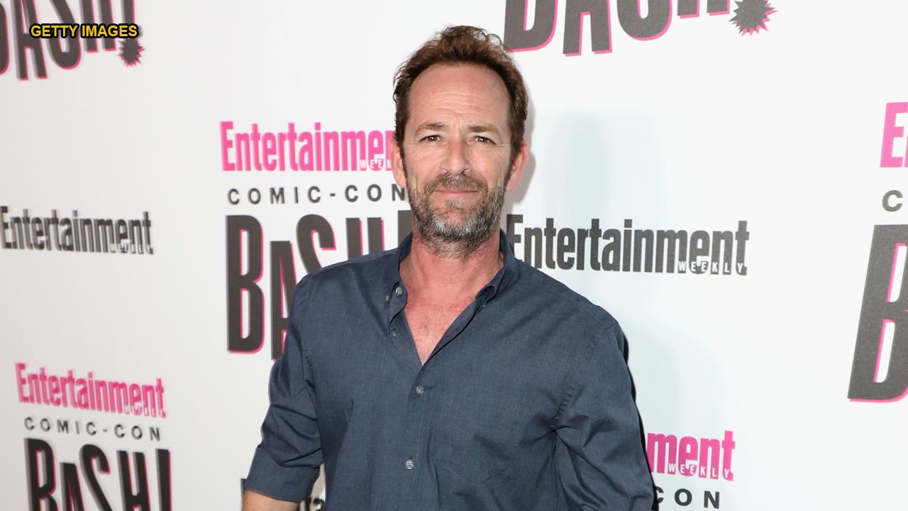 Luke Perry Was Buried In Eco Friendly Mushroom Burial Suit Late