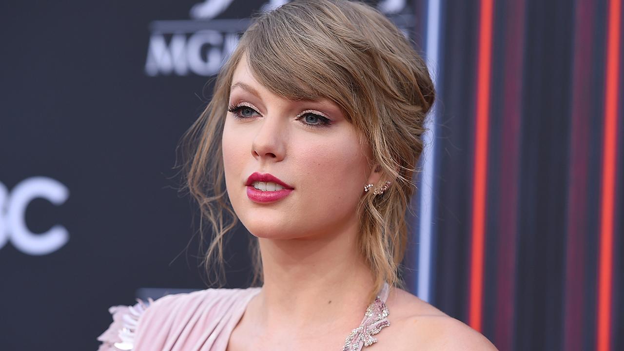 Scooter Braun Jokes About Taylor Swift Feud Over Her Masters Fox News