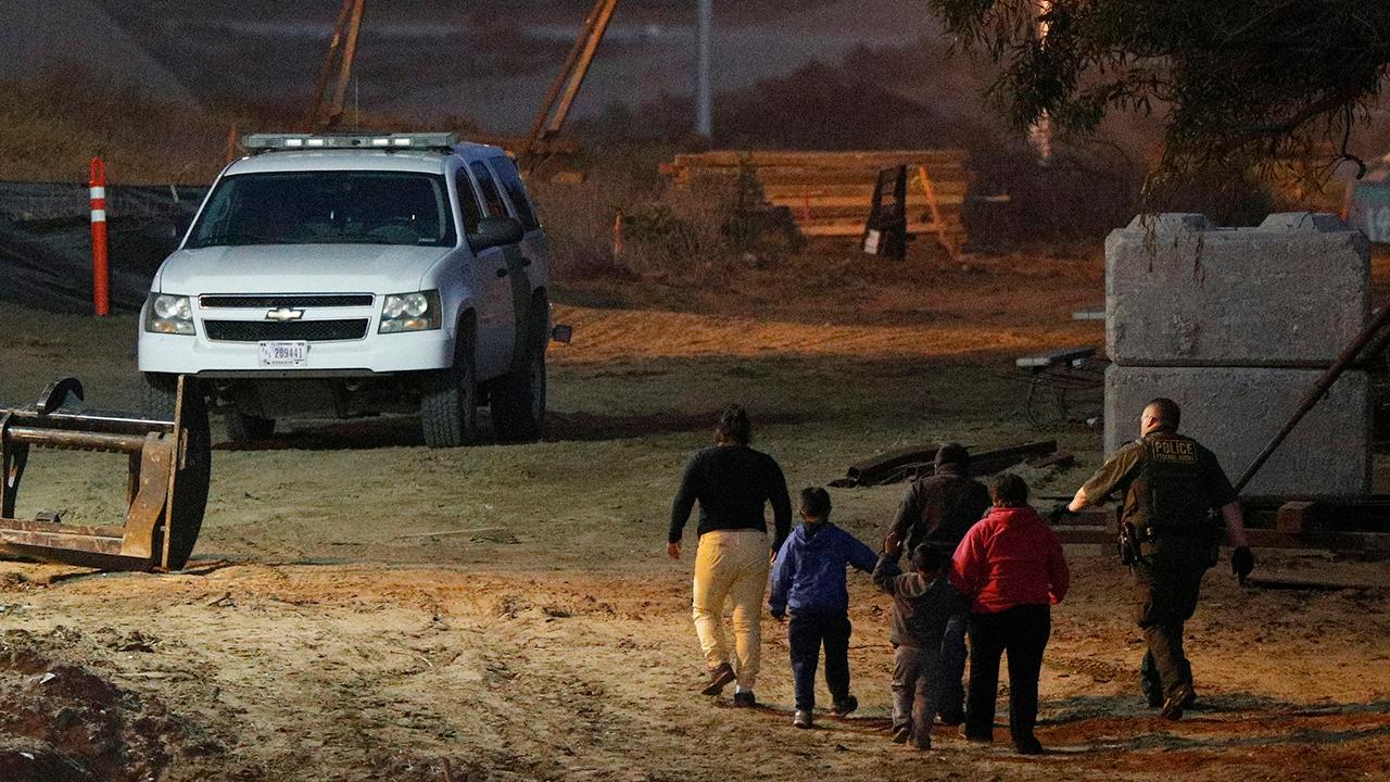 Hundreds Of Illegal Immigrants Released Into Us Amid Overcrowding At Detention Facilities Fox News 9253