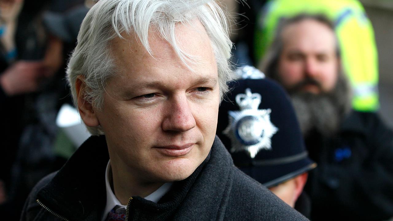 DOJ charges Julian Assange with conspiracy to help Chelsea Manning hack into the Pentagon to steal information