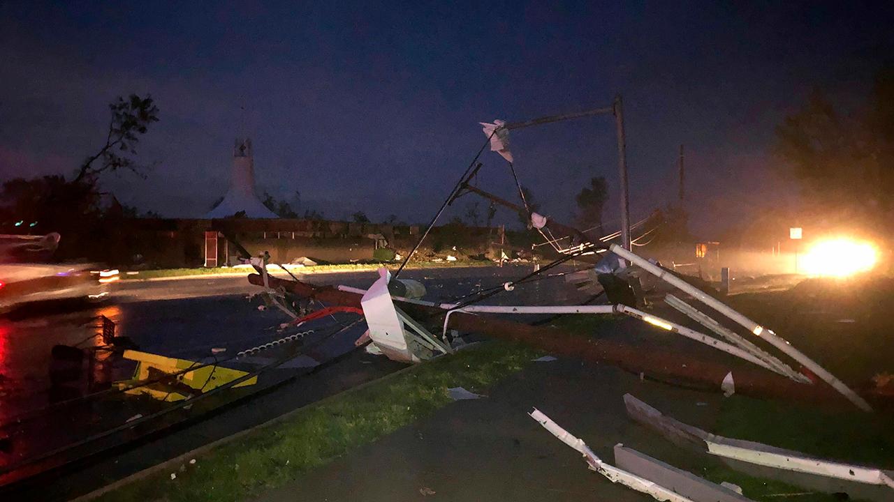 Dangerous tornados tear through Midwest in middle of night