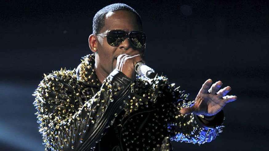 R. Kelly arrested on federal sex trafficking charges in Chicago