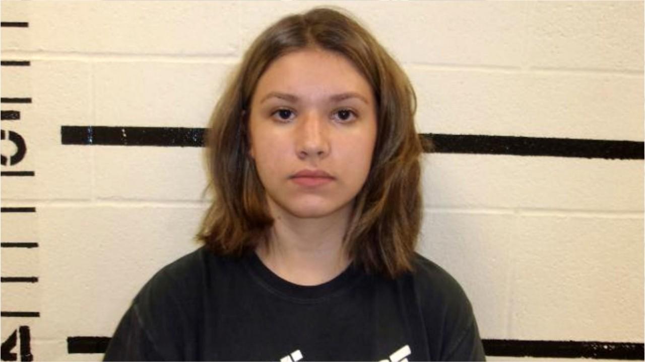 Officials: Oklahoma woman, 18, threatened to 'shoot 400 people for fun' at former high school