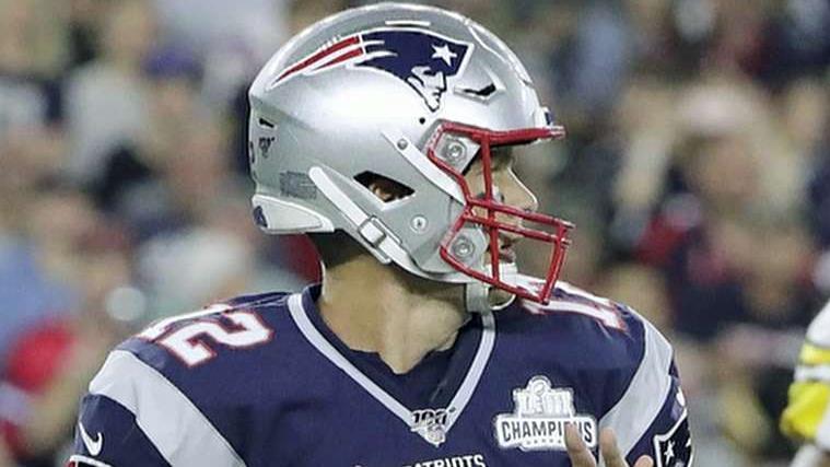 New England Patriots lose to Kansas City Chiefs, ending streak of 21 wins at home