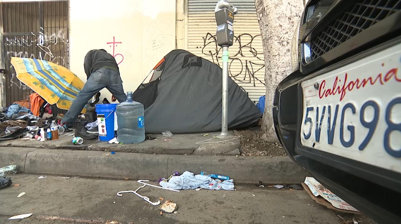 2020 Dems aren't going far enough to address California homeless crisis, advocates claim