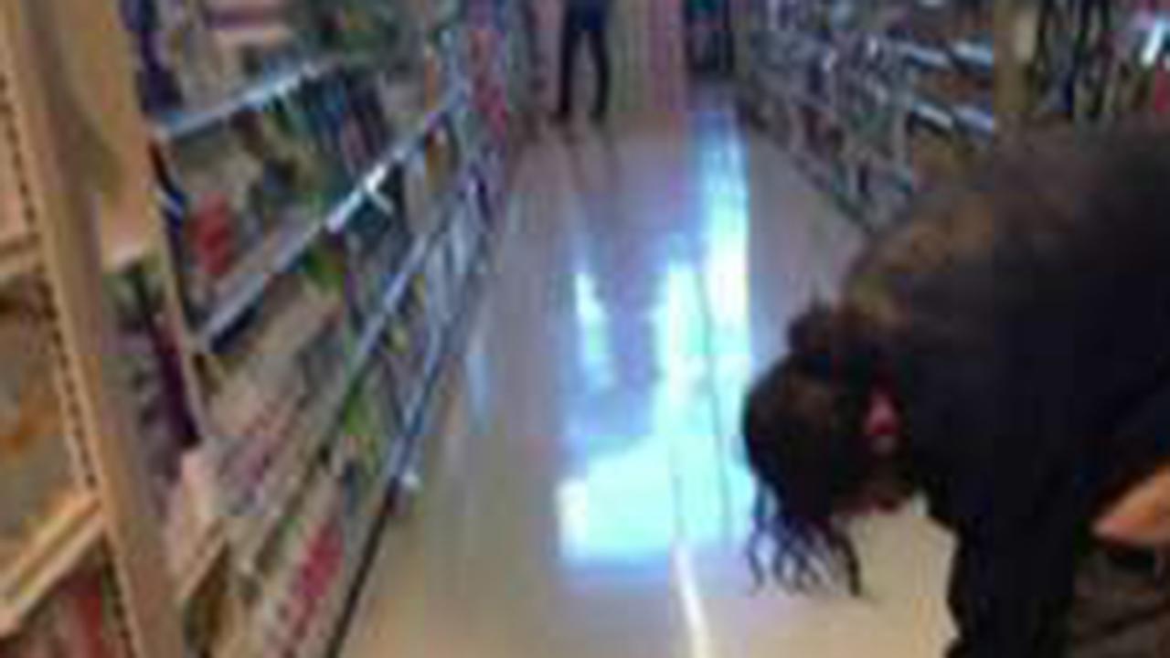 Woman Shits In Supermarket